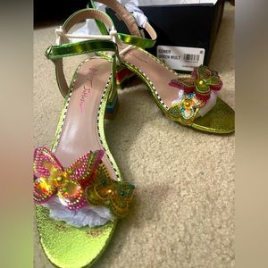 Betsy Johnson size 7.5 *New*